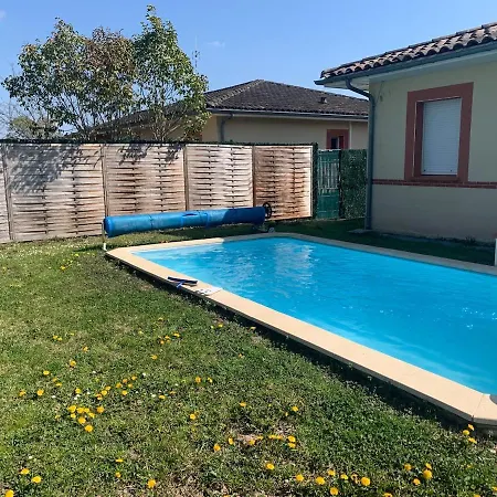 Villa Yellow Vibes - La